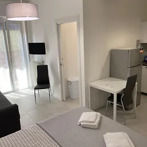 Stadio 1 - Monolocali Con Bagno Privato Apartment Verona