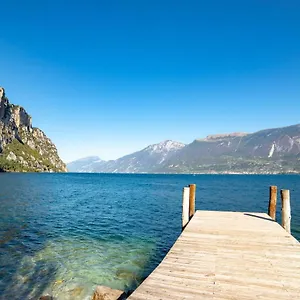 la-gemma-sul-lago-campione-del-garda.it-lombardy.com/